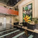 Spacious 3 Bedroom Apartm Beach Front